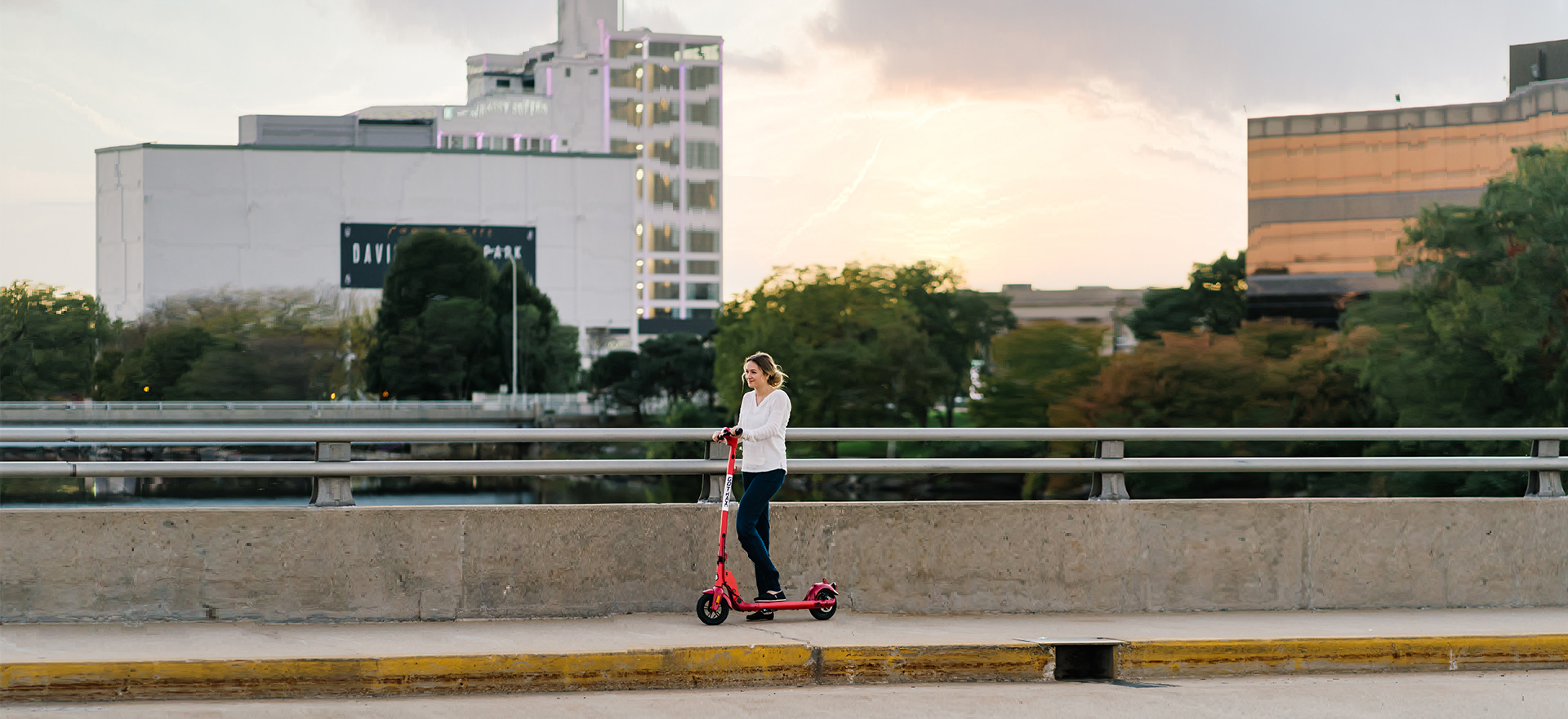 APEX 电动滑板车